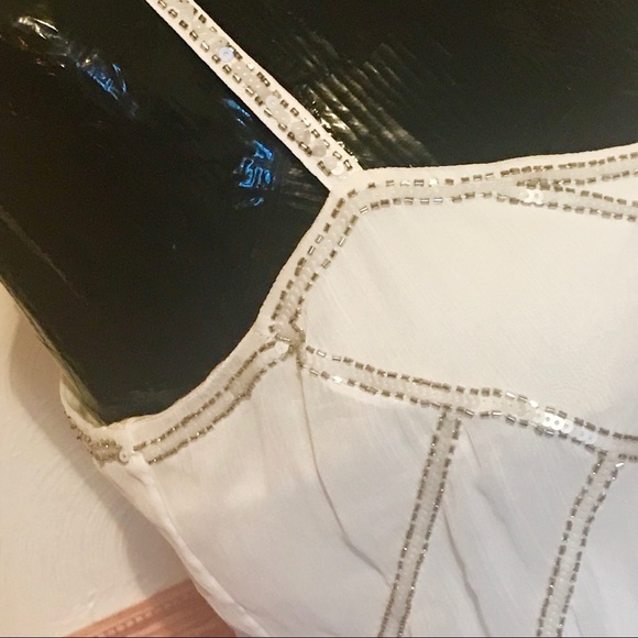 White House | Black Market Tank - Picture 4 of 5